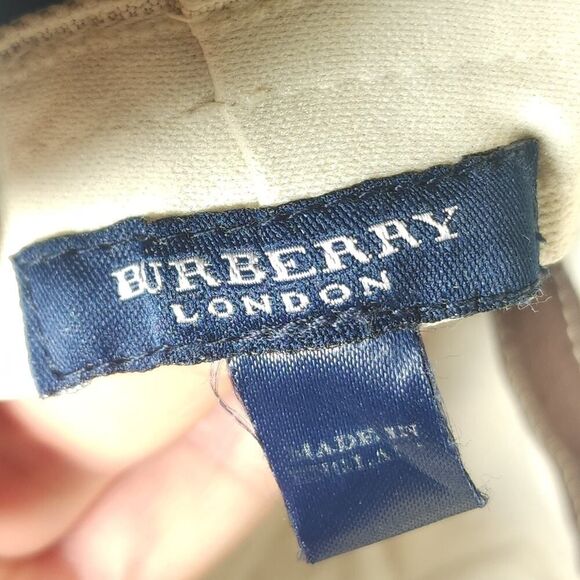 Burberry Women\'s Vintage Nova Check Medium Cotton Plaid Bucket Hat England